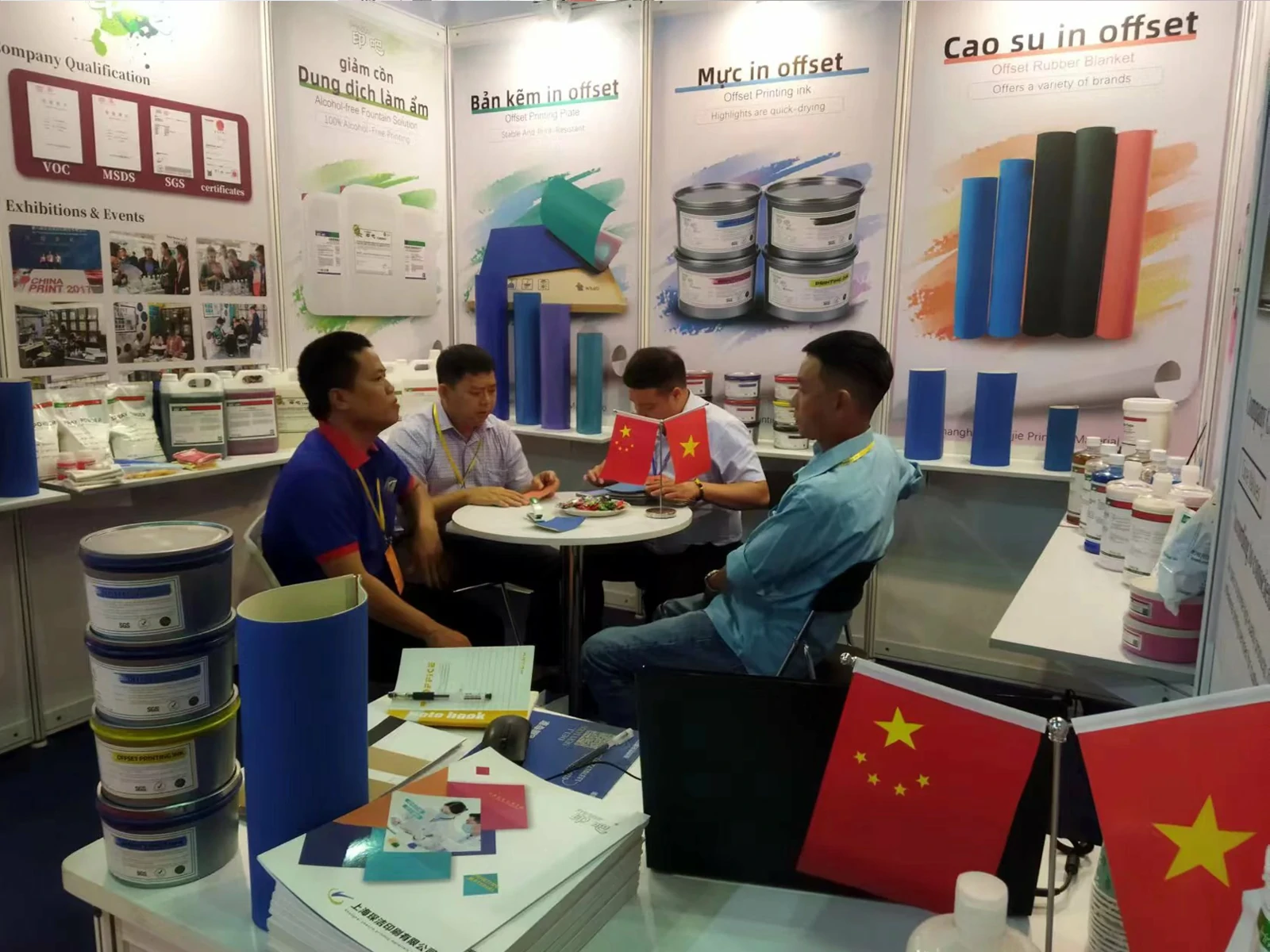 Printbar (Shanghai Chenjie) na targach VietnamPrintPack 2023: 21. Międzynarodowej Wystawie Przemysłu Poligraficznego i Opakowaniowego w Wietnamie, prezentującej globalne rozwiązania w zakresie druku offsetowego.